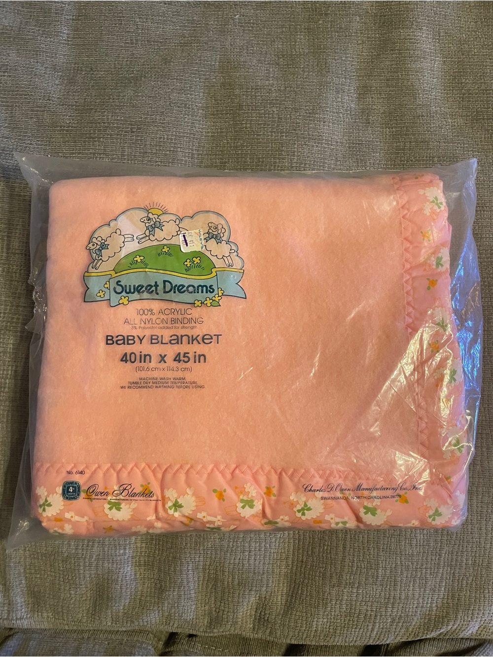 NOS Vintage Sweet Dreams Pink Acrylic Baby Blanket 40”x45” Owen Blankets